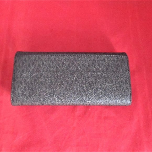 COPY - Michael Kors Fulton Signature Carryall Flap Wallet - Picture 5 of 9